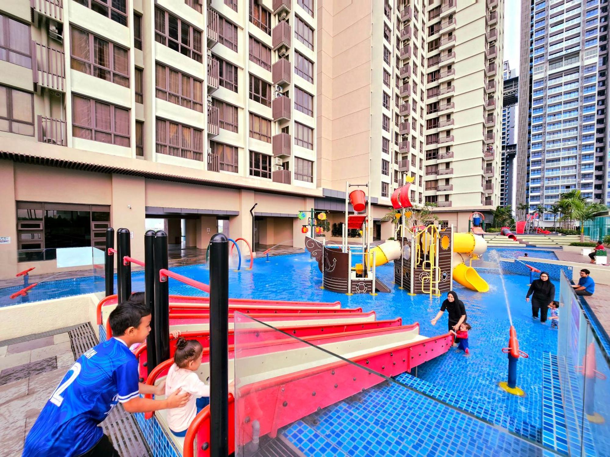 Bali Residence Waterpark Executive Suites Melaka By Ggm Exterior photo