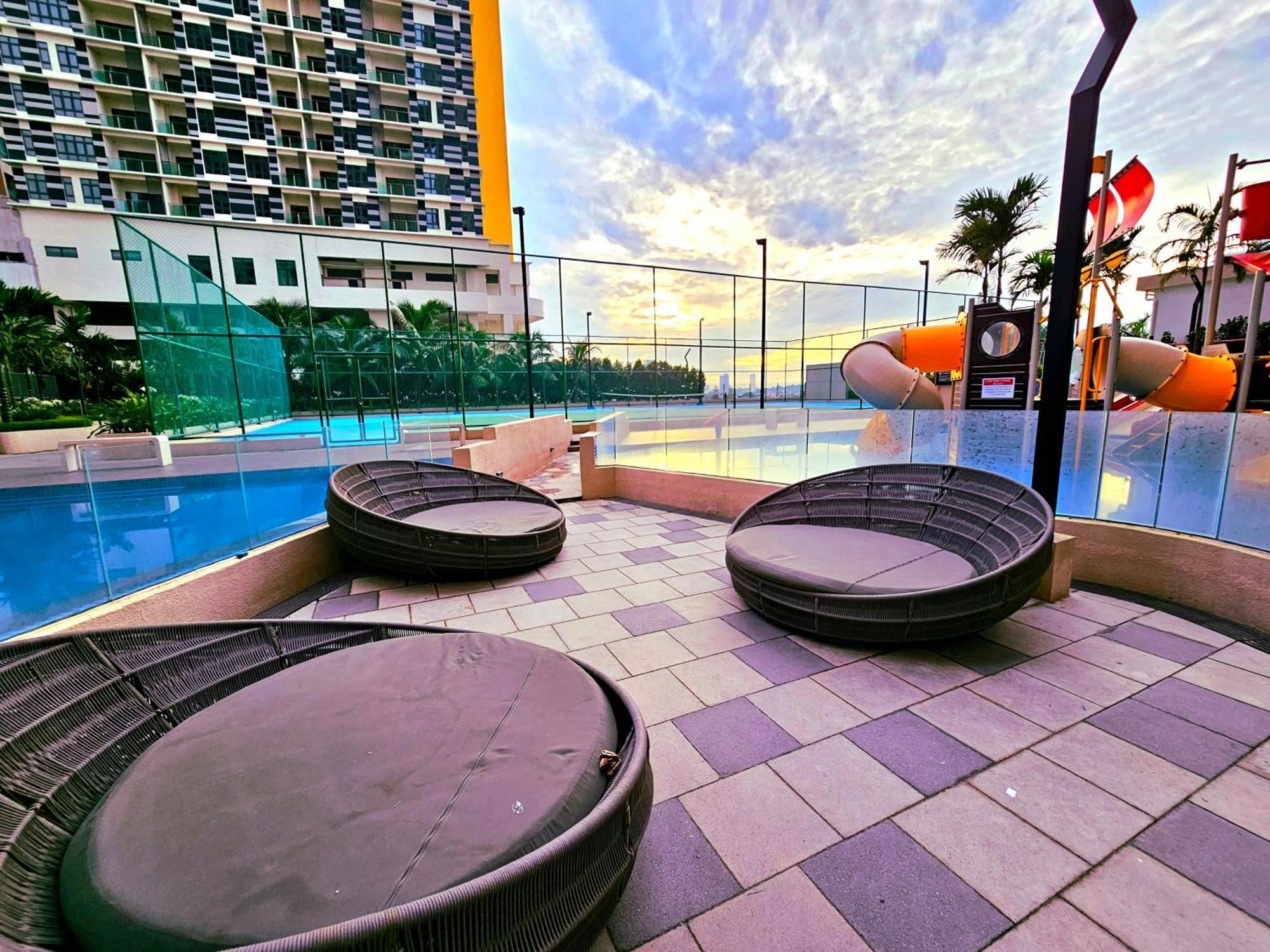 Bali Residence Waterpark Executive Suites Melaka By Ggm Exterior photo