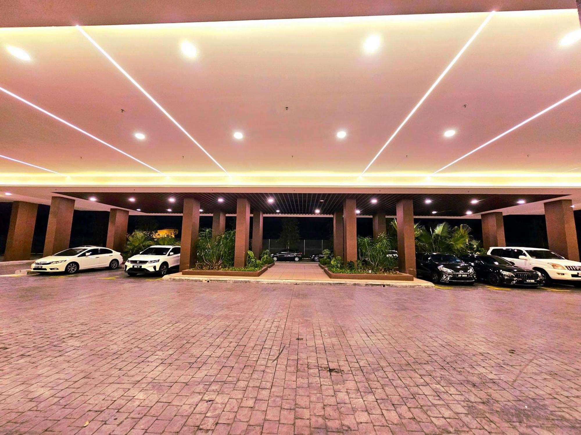 Bali Residence Waterpark Executive Suites Melaka By Ggm Exterior photo