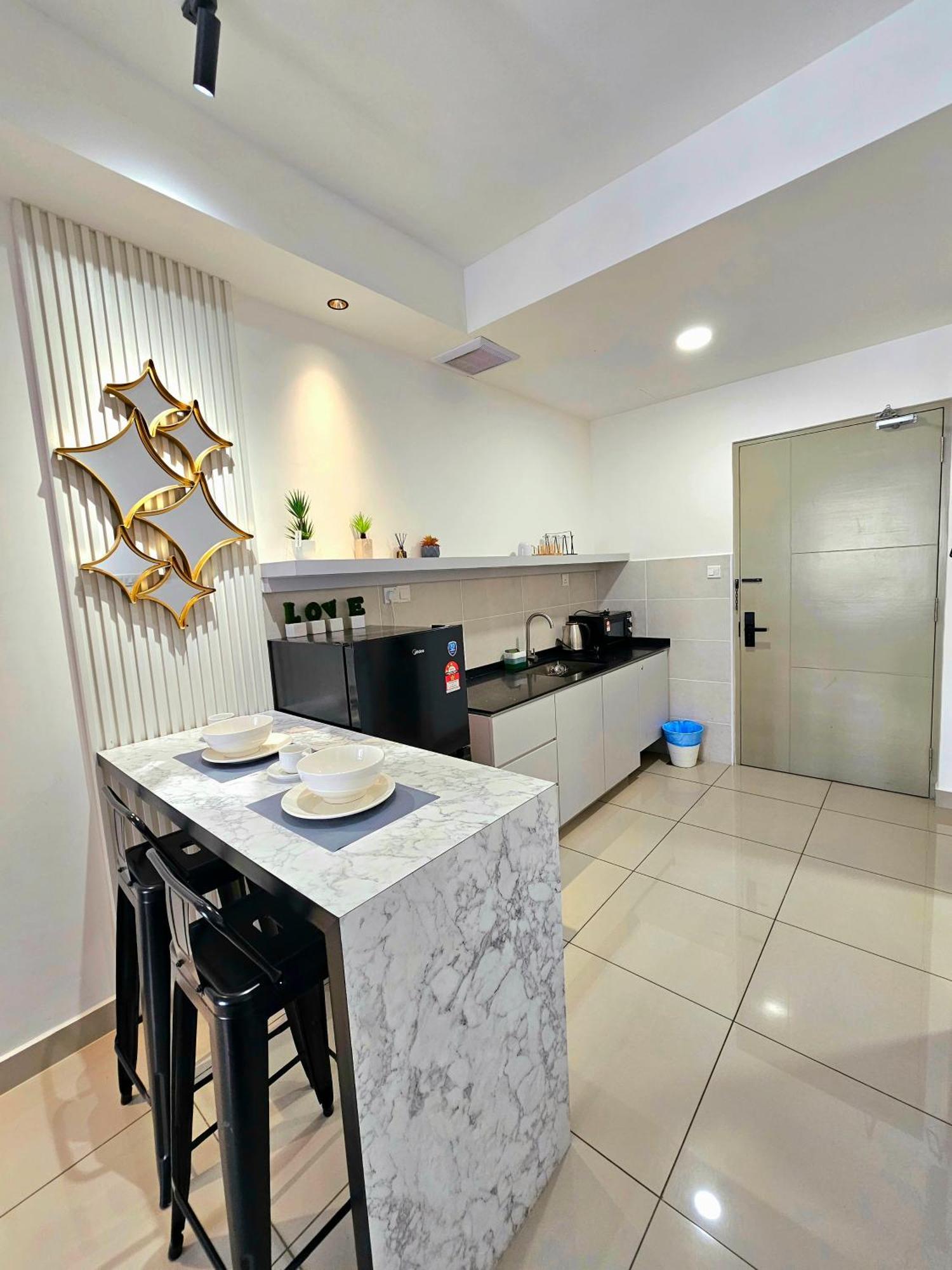Bali Residence Waterpark Executive Suites Melaka By Ggm Exterior photo